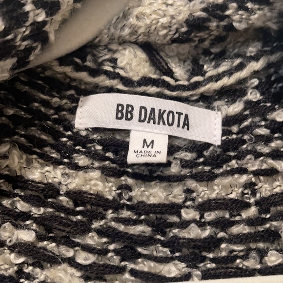 Bb Dakota size m long sweater cardigan - Picture 2 of 3